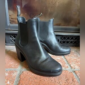 Blundstone High Heeled Boots Black Leather Chelsea Ankle Pull On US 8 UK 5
